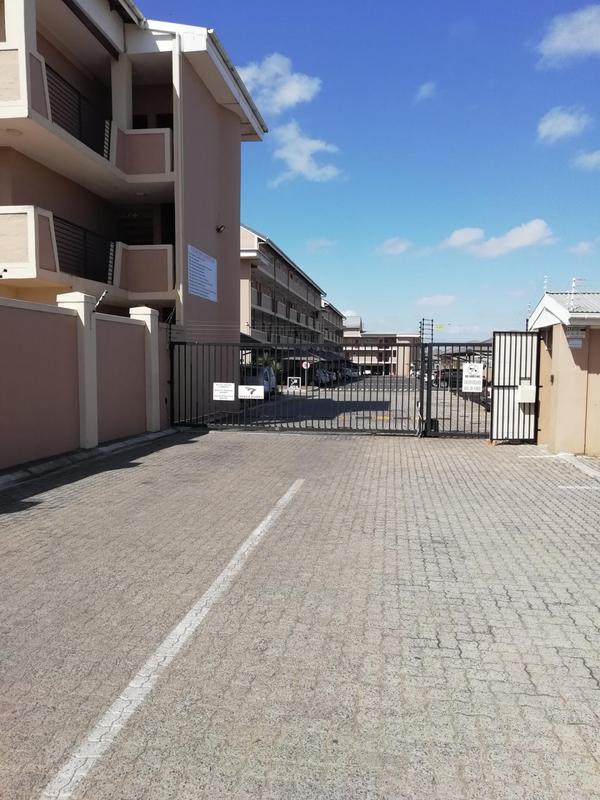2 Bedroom Property for Sale in Uitzicht Western Cape